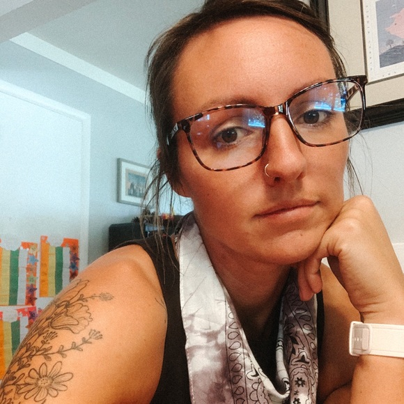 Meet your Posher, Megan - Picture 1 of 1